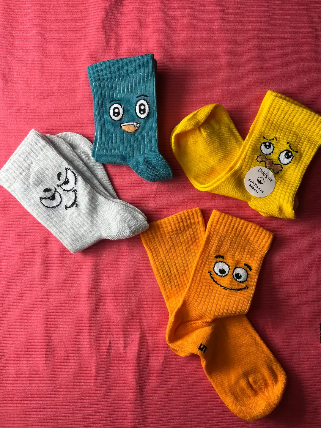 4'lü Set - Eğlenceli Yüz İfadeleri Desenli Dikişsiz Çocuk Çorabı | Renkli Emoji Figürlü Yumuşak Dokulu Çorap 8